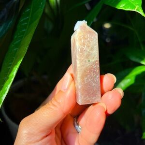 Peach moonstone Tower (c) | crystal